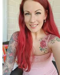 My god it's a beautiful day 🤩 so much so that it's difficult to be upset  about the #eurovisionsongcontest last night although my heart bleeds a  little for 💚💚#käärijä 💚💚 @paidatonriehuja 💚💚