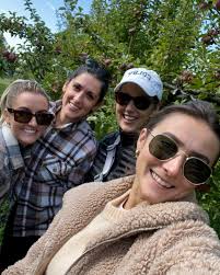 ✨Intern Spotlight✨ Next up, we are excited to introduce… 🥼 Dr. Haley  Perkins, MD 🏠 Hometown: Gorham, ME 🎓Medical School: Tufts University  School of Medicine, Maine Track 🎤Why UMass: “Throughout the interview