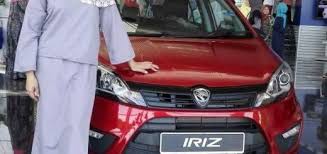 Gambar cendawan butang dalam tin; Kereta Dot Info