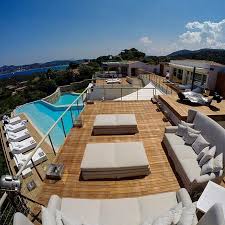 Последние твиты от gianluca vacchi (@gianluca_vacchi). Gianluca Vacchi On Instagram H2o Opposite View Gvlifestyle H2o Sardinia Casa De Praia Casas De Praia
