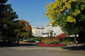 Zwischen 1971 und 1978 gestaltete sven ingmar andersson die anlage neu. Datei A Wien Resselpark Jpg Wikipedia