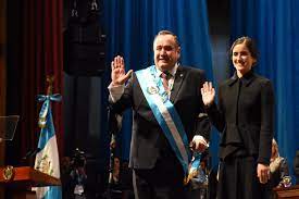 Maybe you would like to learn more about one of these? Hija Del Presidente De Guatemala En La Toma De Posesion De Su Padre