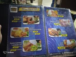 Bagi anda yang ingin mencicipi menuayam yang lezat anda dapat mengunjungi restoran ayam bakar wong solo, harga ayam wong solo sangatlah bersahabat. Kondisi Tempat Duduk Picture Of Ayam Bakar Wong Solo Surabaya Tripadvisor