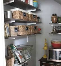 Bicara tentang peletakkan hiasan dinding, berikut ini kami memiliki refrensi 45 gambar hiasan dinding ruang tamu, yang mungkin bisa membantu anda dalam menemukan ide. 31 Cara Murah Dan Keren Menghias Dapur Minimalis Anda