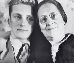 How to escape a rip current in the ocean