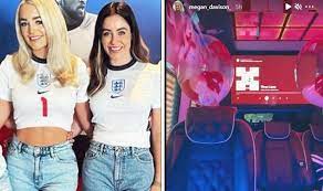 Harry maguire and girlfriend ferne hawkins relax in barbadoscredit: Zf4pugsysulcxm