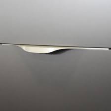 poignee de meuble cuisine look inox tirette vague meuble cuisine poignee meuble poignee meuble cuisine