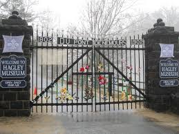 Hagley S Gates And 12 Foot High Stone Pillars Hagley Museum Stone Pillars Museum