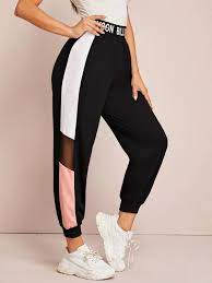Discover the wide range of женская одежда,униформа и необычные костюмы,аксессуары одежды from aliexpress top seller shein official store.enjoy free shipping worldwide! Jogginghose Mit Buchstaben Grafik Netzeinsatz Und Farbblock Aktuelle Trends Gunstig Kaufen Shein Deutschland