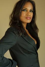 Pretty Black Actresses In Their 40s Actor Robinne Lee On Her Hollywood Career And Being A Working Mom Most Beautiful Black Women Black Actresses Black Film Festival