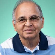 Amitabh Bachchan once said: "At the peak of my career, I was traveling