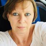 Un abri pour nos 3 chèvres dans notre ferme en biodynamie !