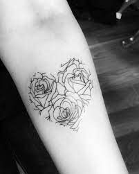 A tattoo of a rose and/or a heart is a very popular and attractive design. Pin On Tatouage
