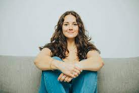 Morgan Gallo - Female Comedians, Stand Up Comedy, Performance
