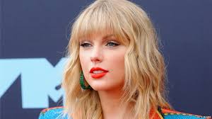 Taylor Swift's cash gift helps student take up degree