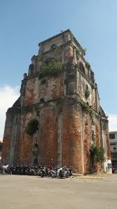 file:sinking bell tower laoag, ilocos