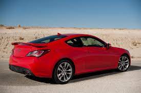 The hyundai genesis coupe follows the traditional sport coupe formula set by its american and european competitors. Review Hyundai 2013 Genesis Coupe Wired