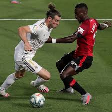 Gareth frank bale (born 16 july 1989) is a welsh professional footballer who plays as a winger for premier league club tottenham hotspur, on loan from real madrid of la liga. Tottenham In Talks With Real Madrid Over Gareth Bale Return On Loan Tottenham Hotspur The Guardian