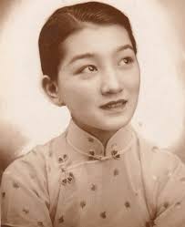 stylish with french influences “chinoiserie”. actress yuan meiyun 袁美雲  (1918-1999)