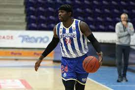 O fc porto apontou o dedo à arbitragem do jogo 5 do playoff do campeonato nacional de basquetebol, que c onsagrou o sporting como campeão. Basquetebol Fc Porto Vence Ovarense E Mantem A Perseguicao Ao Lider Jornal Universitario Do Porto