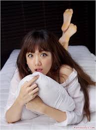 Her father is vietnamese and her mother is korean. Hari Won S Feet Wikifeet