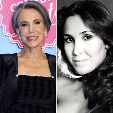 Florinda Meza's Instagram, Twitter & Facebook