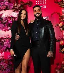 Далее сафарова выкладывала несколько фото с прогулок в париже. Timati I Pobeditelnica Holostyaka Katerina Safarova Vpervye Vmeste Vyshli V Svet Hello Russia