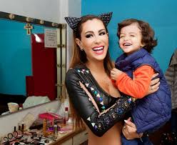 Sofía, hija de ninel conde, sorprende con espectacular cambio de look: Ninel Conde Orgullosa Madre De Sus Dos Hijos People En Espanol