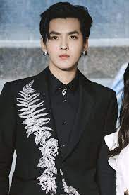 See more ideas about kris wu, wu yi fan, kris exo. Kissmemyfan1106 On Twitter Kris Exo Kris Wu Kriss Wu