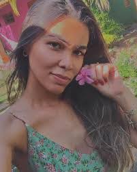 Karina Decker's Instagram, Twitter & Facebook