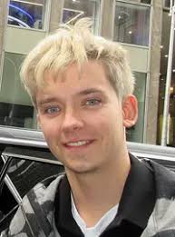 Asa Butterfield Carta Natal, Signo Zodiacal, Astrología y Horóscopo