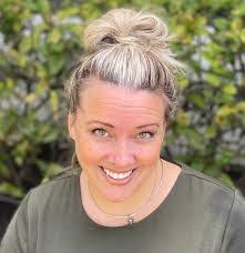 Melissa Rau's Instagram, Twitter & Facebook