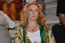 «ήταν κόντρα ρόλος και τότε κάποιοι θεωρούσαν ότι είμαι αυτό. Mhnyma Olo Nohma Apo Thn Ebelina Papoylia Badizoyme Se Mia Epoxh Ana8ewrhsewn Znews