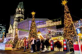 Inhalte und fotos der webseite sind urheberrechtlich geschützt. Mit Maske Auf Die Berliner Weihnachtsmarkte Berliner Morgenpost