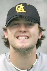 Baseball Clinches MIAC Playoff Berth With Sweep of Carleton