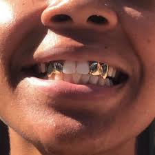 You can get your custom grillz made just for you and delivered straight to your doorstep. The Women Elevating Grillz To Fine Art