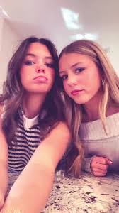 My mini me👯‍♀️@eliza_talbott #twin