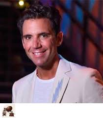 Clairo, Mika, Julio de la Rosa,...