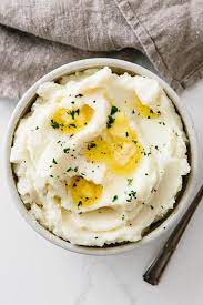 This Is The Best Mashed Potato Recipe It S Ultra Creamy Smooth Buttery And P Mashed Potatoes Recipe Easy Easy Potato Recipes Classic Mashed Potatoes Recipe