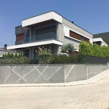 Satılık ev, bornova satılık daire fiyatları, konumları, ödeme planları, teslim tarihleri, projelerden satılık daireler. Izmir Bornova Da Site Icerisinde Havuzlu Mustakil 480 M2 Satilik Luks Villa