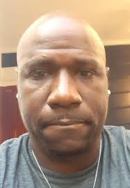 Mario Robbins's Instagram, Twitter & Facebook