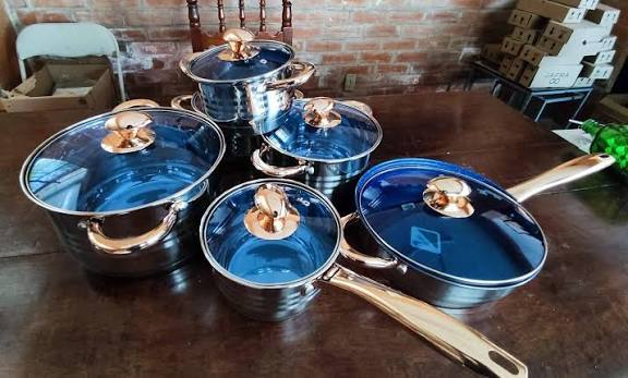 🍳✨ ¡Nuevo en venta! Juego de ollas de acero inoxidable ✨🍳 son 6 ollas. ✓  Fabricadas con acero inoxidable de alta calidad ✓ Asas extra reforzadas  para mayor seguridad ✓ Tapas de