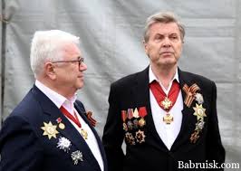 Порошенко, Гройсман и Парубий возложили цветы к могиле Неизвестному Солдату - Цензор.НЕТ 29