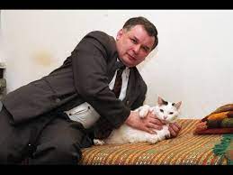 Born 18 june 1949) is a polish politician who is currently serving as leader of the law and justice party. Koty Jaroslawa Kaczynskiego Jaroslaw Kaczynski I Jego Koty Pis Z Kotami Youtube