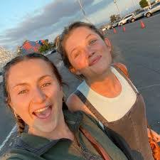 Tessa Moore's Instagram, Twitter & Facebook