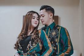 Nella kharisma dan dory harsa membenarkan mereka sudah menikah pada 15 agustus lalu. Nella Kharisma Dan Dory Harsa Diisukan Menikah Ini 5 Faktanya