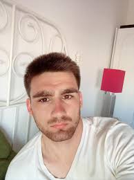 Beard or not? Medium Hair or not? Cannot decide by myself actually :  r/malegrooming