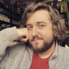 who here is a fan of youtuber Caddicarus?
