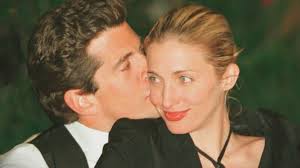 And carolyn bessette lived behind the facade of a perfect marriage, but the truth was far more real. Watch Jfk Jr Carolyn Bessette Share Sweet Wedding Dance Kiss In Newly Released Footage Exclusive Entertainment Tonight