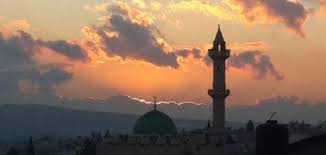 صلاة الفجر من بعض المساجد مع طلوع الفجر الصادق، وهم يؤذنون قبل وقتها، وقد يستعجلون بأداء الفريضة قبل وقتها في شهر رمضان» اهـ. ÙØ¶Ù„ ØµÙ„Ø§Ø© Ø§Ù„ØµØ¨Ø­ ÙÙŠ Ø§Ù„Ù…Ø³Ø¬Ø¯ Ù…ÙˆØ¶ÙˆØ¹